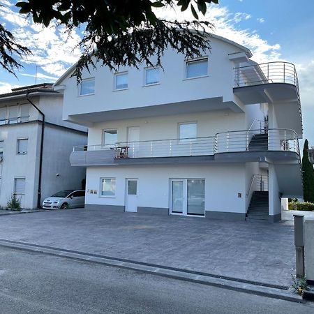 Apartmaji Meduza Изола Екстериор снимка