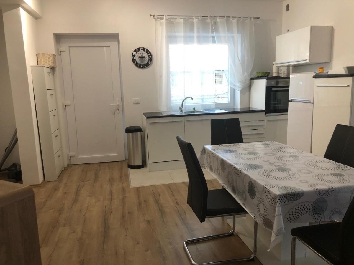 Apartmaji Meduza Изола Екстериор снимка