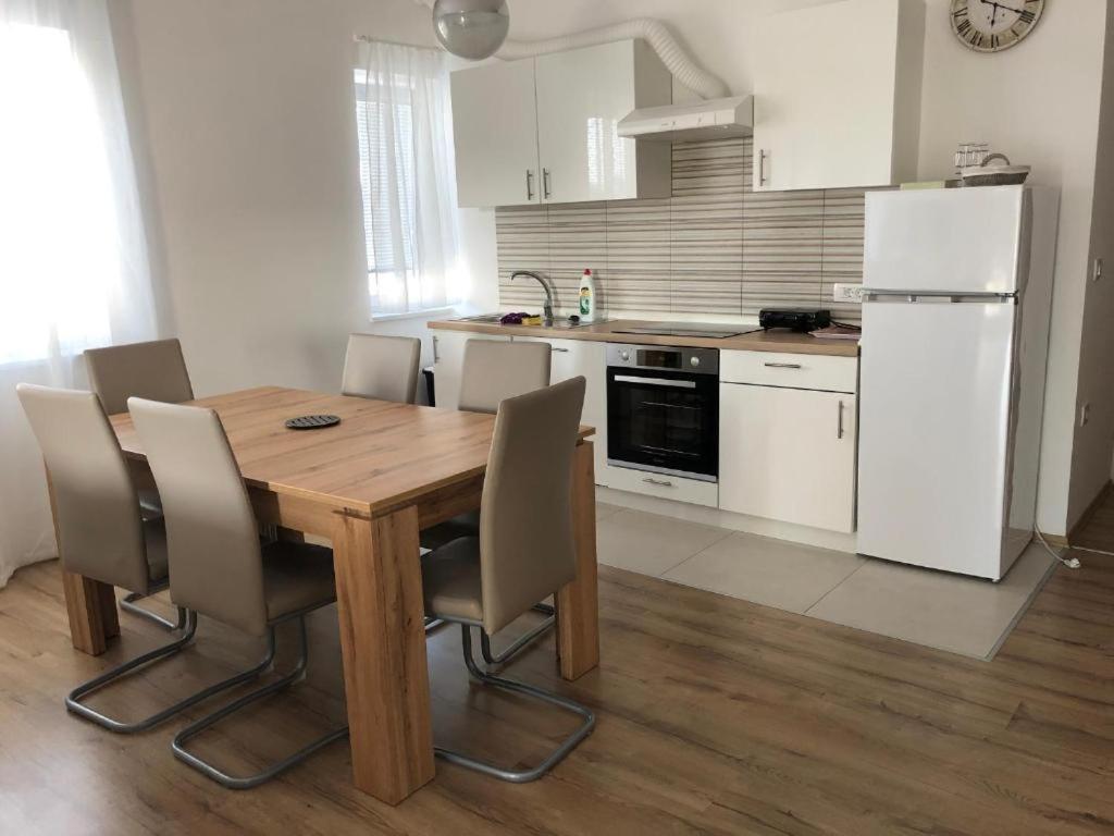 Apartmaji Meduza Изола Екстериор снимка
