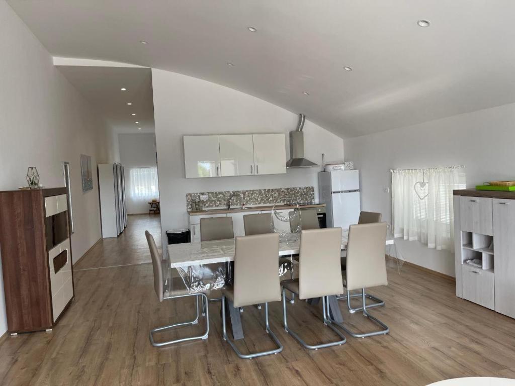Apartmaji Meduza Изола Екстериор снимка